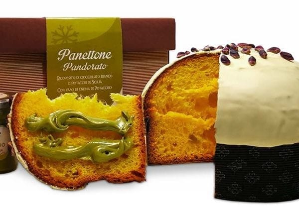 Panettone pandorato pistache avec pot de crème pistache Panettone pandorato pistache avec pot de crème pistache